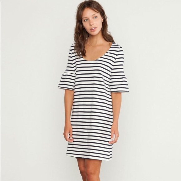 Amour Vert Dresses & Skirts - NEW Amour Vert Adelie Dress